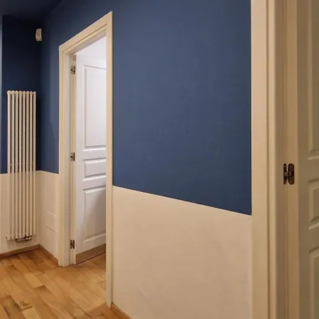 10' Piazza Erbe, Elegance In The Heart Of Apartment