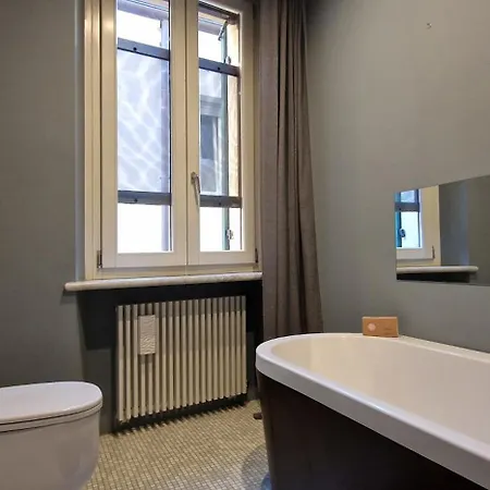 10' Piazza Erbe, Elegance In The Heart Of Verona