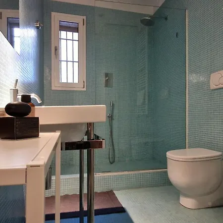 10' Piazza Erbe, Elegance In The Heart Of Apartment