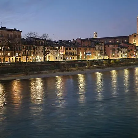 10' Piazza Erbe, Elegance In The Heart Of *