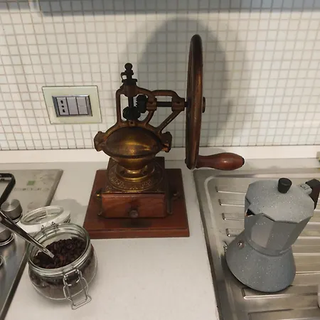 10' Piazza Erbe, Elegance In The Heart Of