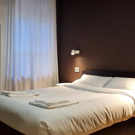 10' Piazza Erbe, Elegance In The Heart Of Appartement Vérone